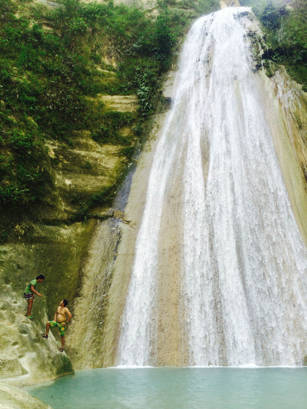 Da-o Falls is the tallest waterfall in Samboan, if not the whole of Cebu. It is a 90 feet vertical drop of water in lush surroundings of endemic and other tree and plant species.