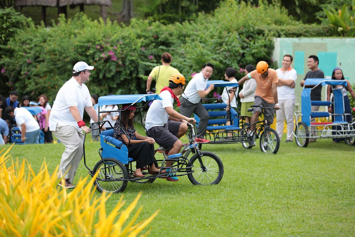 TOUR DE MACTAN. Shangri-La's Mactan Resort and Spa general manager Nicholas Smith joins the Tour de Mactan event at the resort held to welcome him to his new post. (Contributed photo)