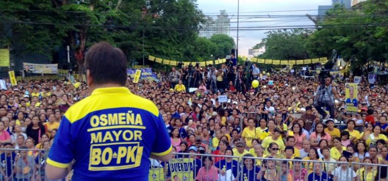 YELLOW ARMY. BOPK's Tommy Osmena addresses a crowd estimated at 8,000 during a rally at Capitol. (Photo from Tommy Osmena's official FB page)