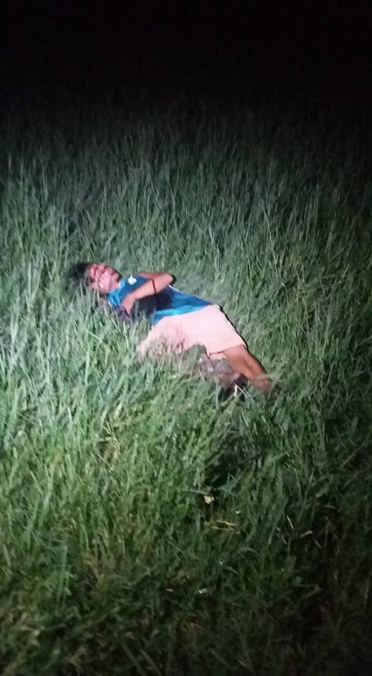 ANOTHER ONE. Cebu recorded 12 dead in 24 hours in the battle against drugs. Late last night, another pusher was found dead in Basak Pardo. This guy wasn't included in the previous tally of 12. (Photo from Wang Wang Cebu's Facebook page)