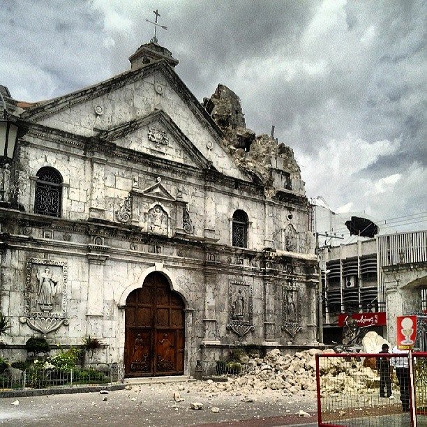 BASILICA MINORE DEL SANTO NIÑO. The belfry of the Basilica Minore del Santo Niño crumbled during this morning's earthquake. (Photo by Bernie Arellano posted in his Instagram account)