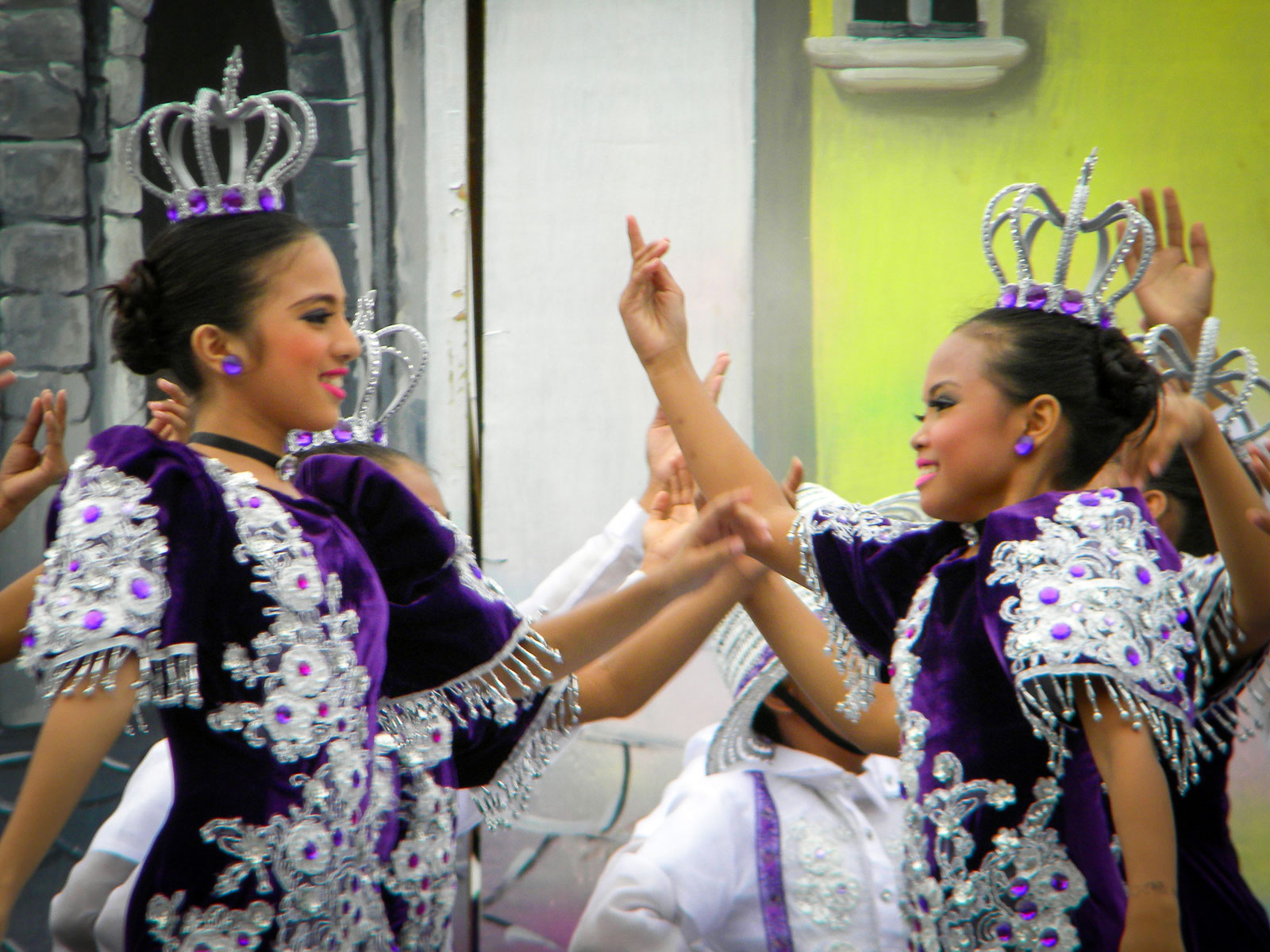The contingent from the Talisay City Central School places first in the Sinulog sa Kabataan-Lalawigan 2014 elementary division.