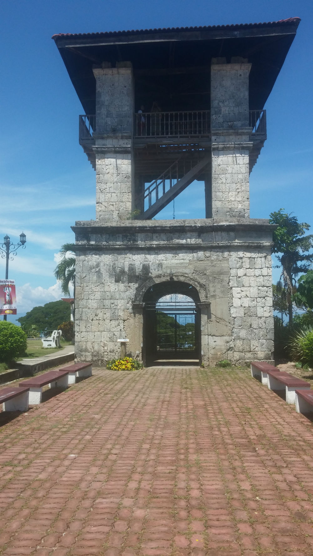 A painstaking restoration of the original watchtower, the Campanario de Antigua in Samboan formed part of a series of fortifications in southern Cebu aimed at providing coastal settlements early warning of pirate raids during the Spanish colonial era.