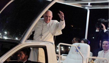 Cebu News Digest: Jan. 16, 2015: Pope Francis arrives in the Philippines; commemorative papal coins out; Sibonga steel bridge opens