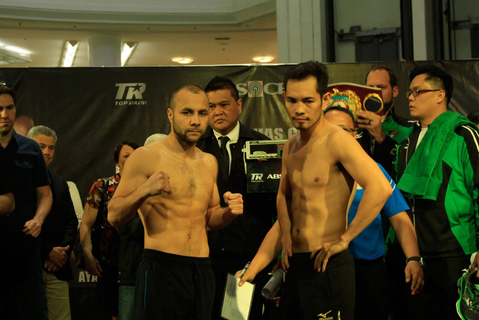 Donaire Sr. sees 6th round knockout win by son over Bedak
