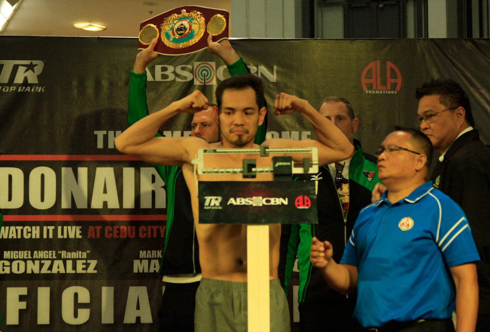 Inspired Donaire Jr. dedicates fight to Dad, draws strength from Cebu crowd