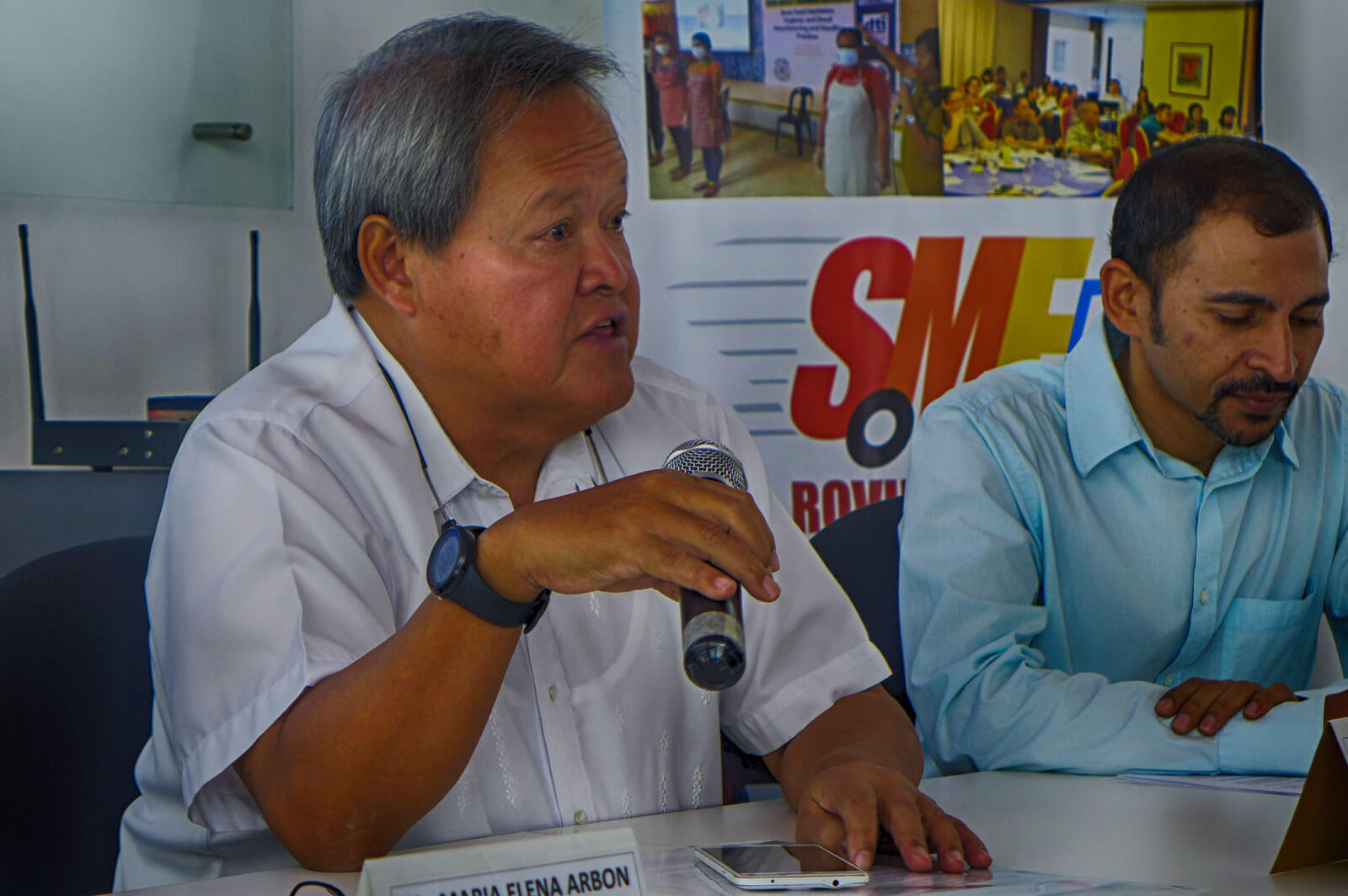 JOEL MARI YU. The former Cebu Investment Promotions Center head is back as business advisor of incoming Cebu City Mayor Tomas Osmeña. Yu is shown above with Ravi Agarwal of The Tide co-working space during the press conference for the upcoming Slingshot event in Cebu (see separate story). (Photo: MyCebu.ph)