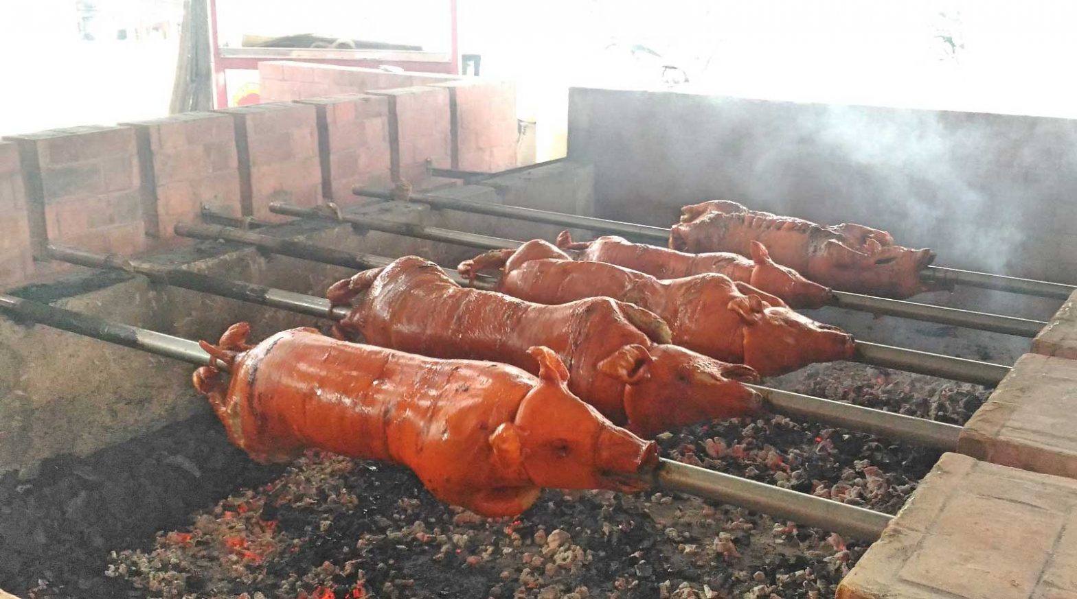 Mactan Alfresco serves Cebu lechon fresh off the roasting pit