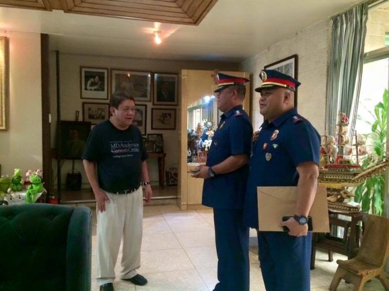 NOT HAPPY. Tomas Osmena with Superintendents Rex Derilo and George Ylanan, who like Chief. Supt. Patricio Commendador, were reassigned outside Cebu in a major PNP revamp. Osmena cut support to the PNP after that move. (Photo from Tomas Osmena's Facebook page) 