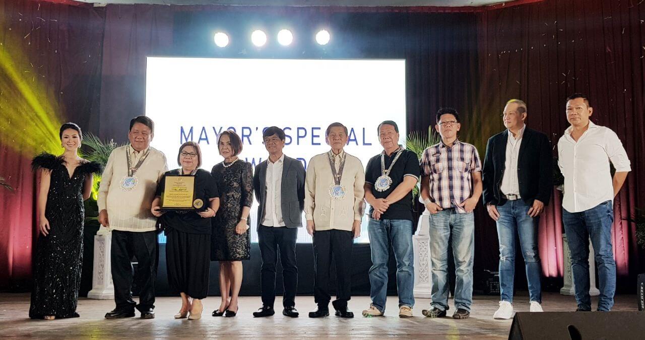 Smart gets special award for free Wi-Fi in Cebu City library