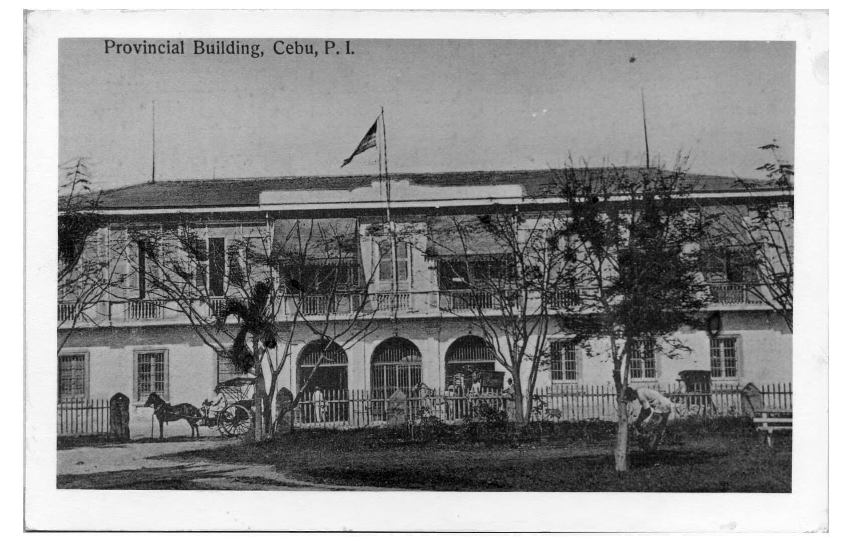 Another view of the Casa Provincial. (Photo from the Medalle Collection and used with permission of the Cebuano Studies Center of the University of San Carlos.)