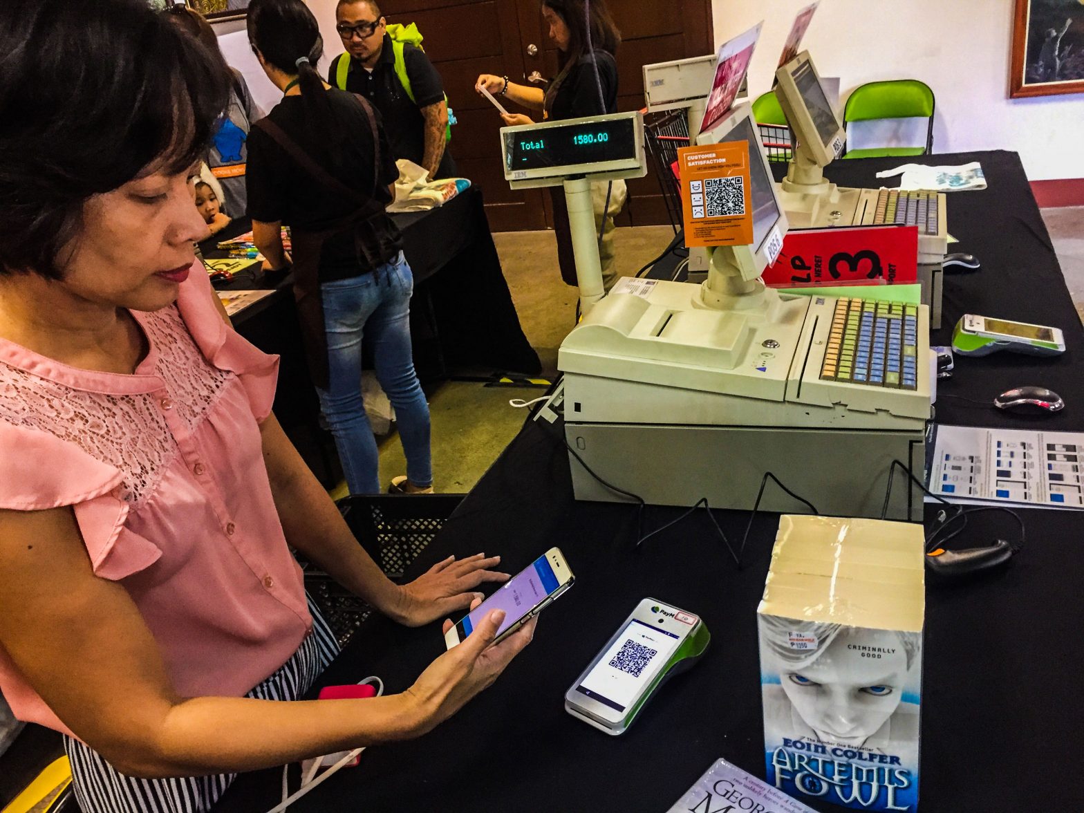 PayMaya brings cashless payment options, more perks to Big Bad Wolf Book Sale in Cebu