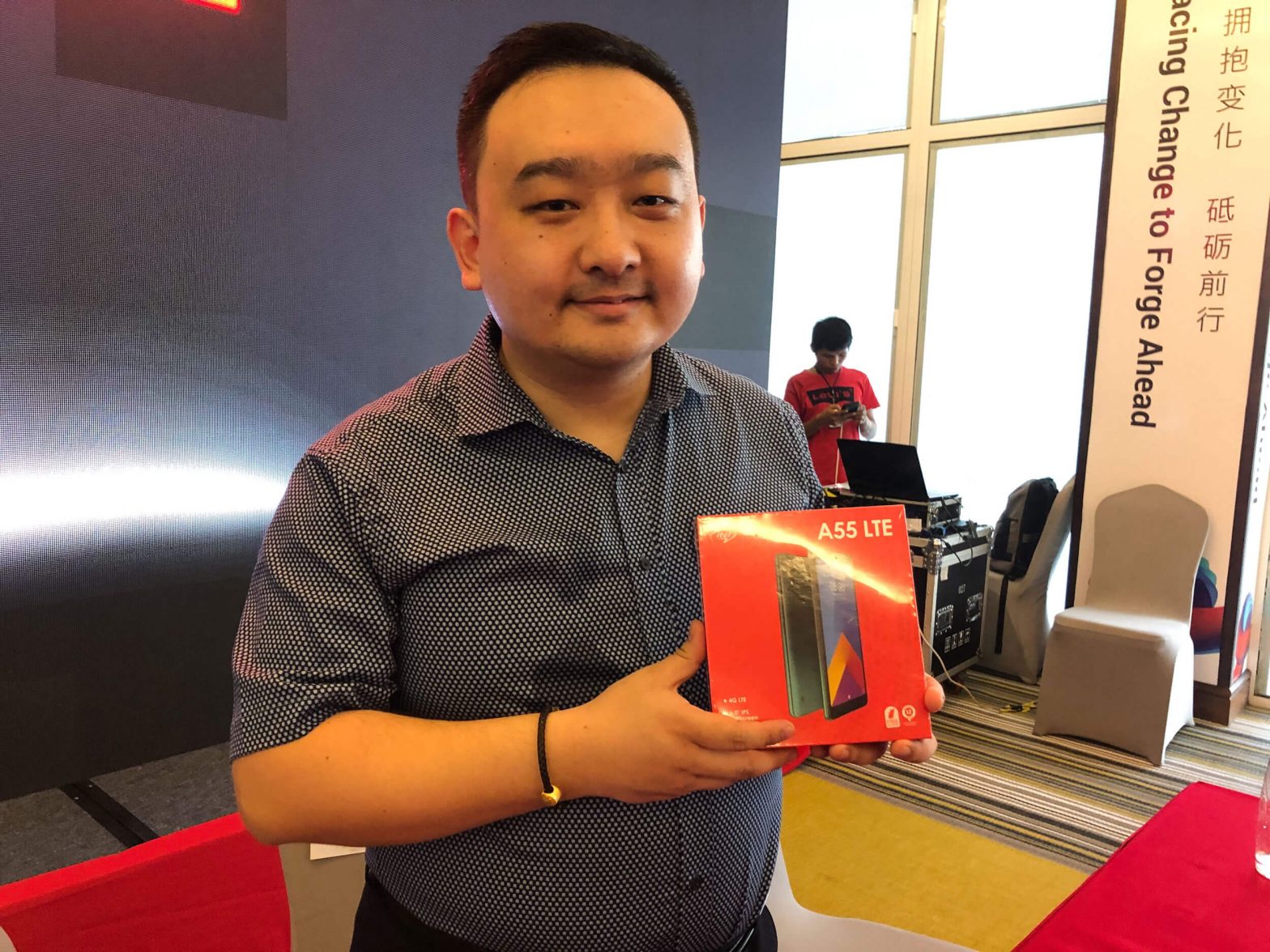 itel Country Manager Lei Zhang with the A 55