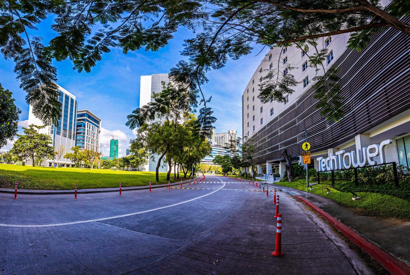 Cebu Business Park sets up bike lanes for safer roads