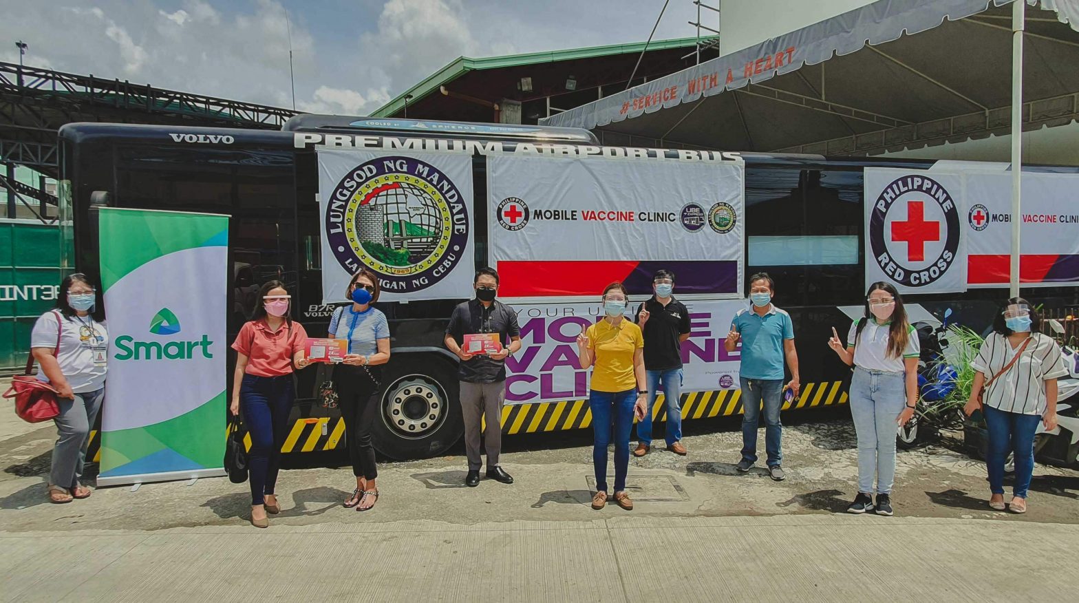Smart provides connectivity support for Mandaue City mobile vaccination