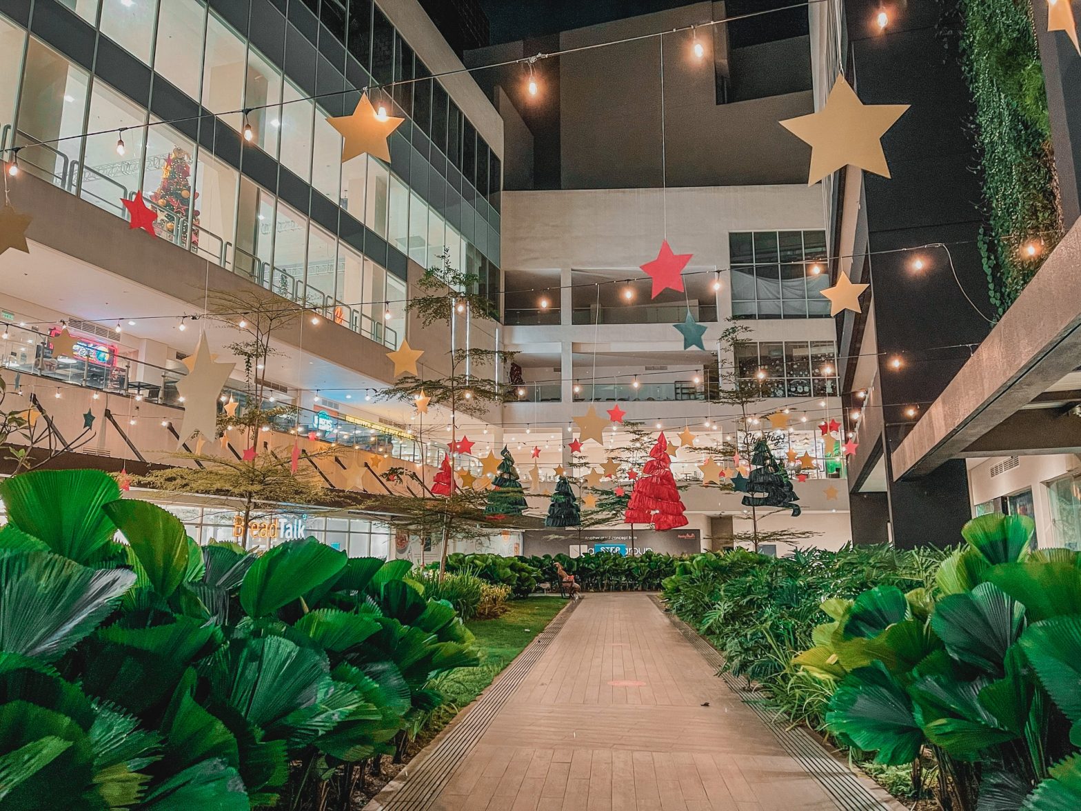 Ayala Malls Central Bloc kicks off  Christmas season