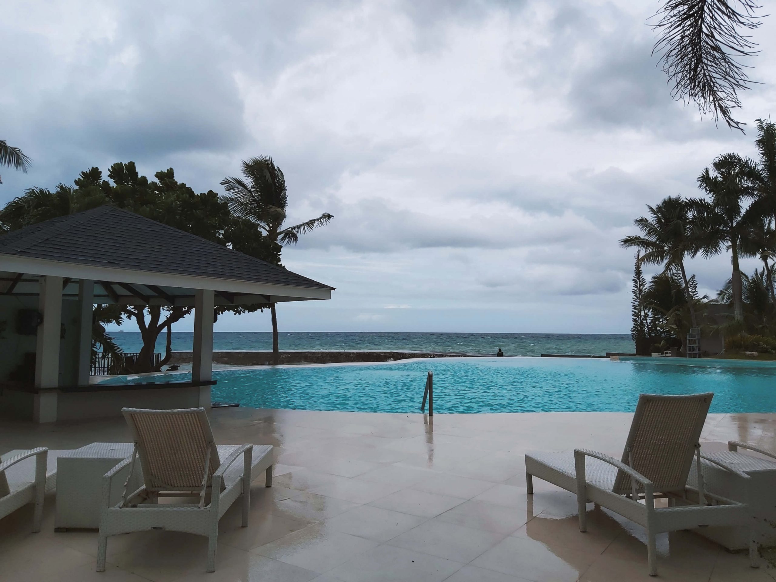 The Mangodlong Paradise Beach Resort infinity pool.